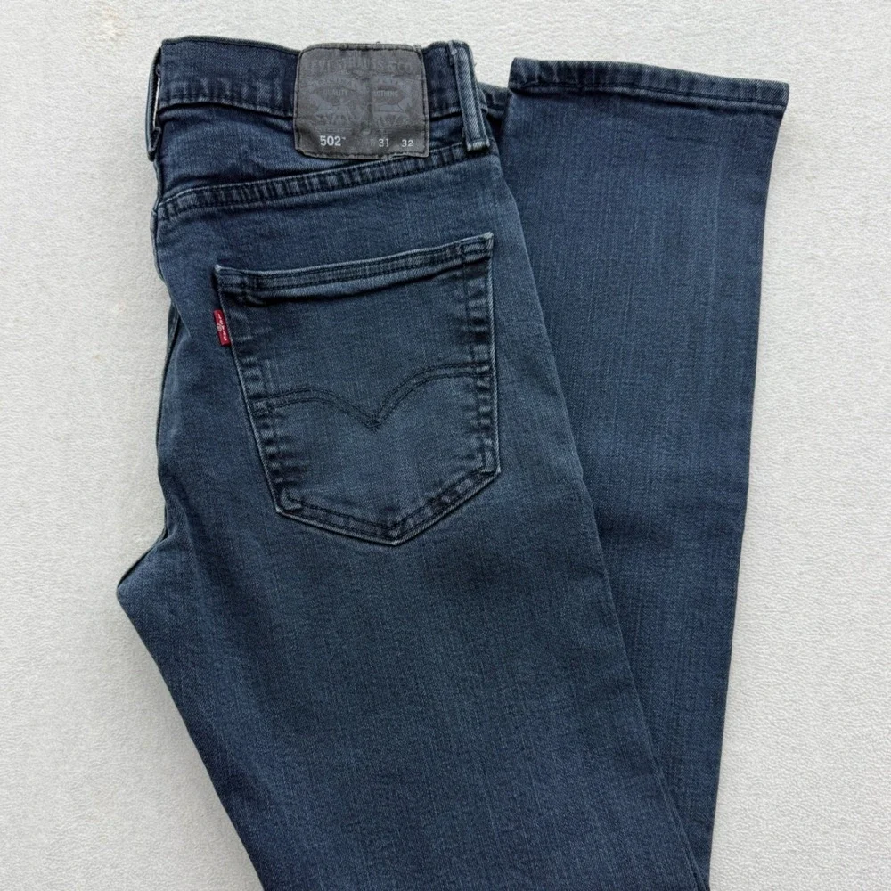 Levis 502 Regular Taper Jeans Mens 31x32 Dark Indigo Blue Denim 29507-0005